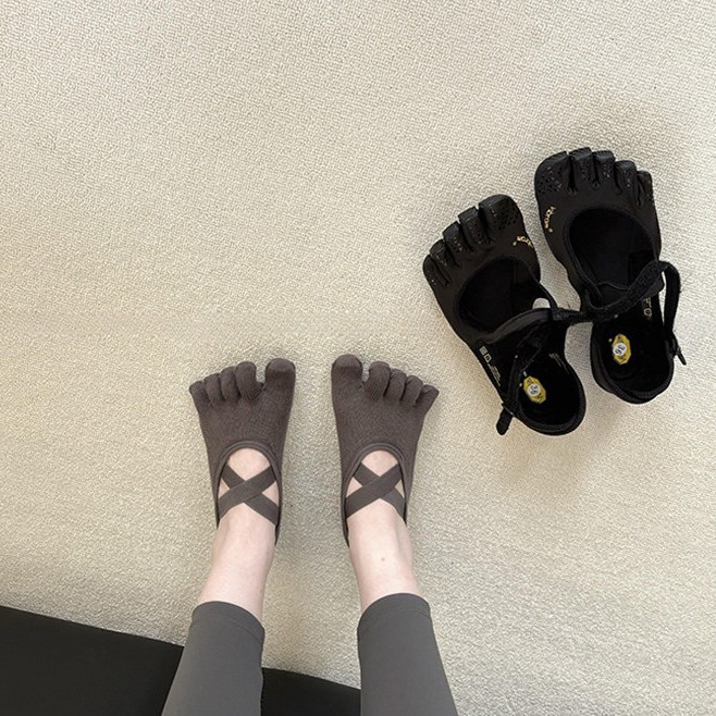 Women's Criss-Cross Strappy Fi - огляд і ціна Yoga And Fitness Studio